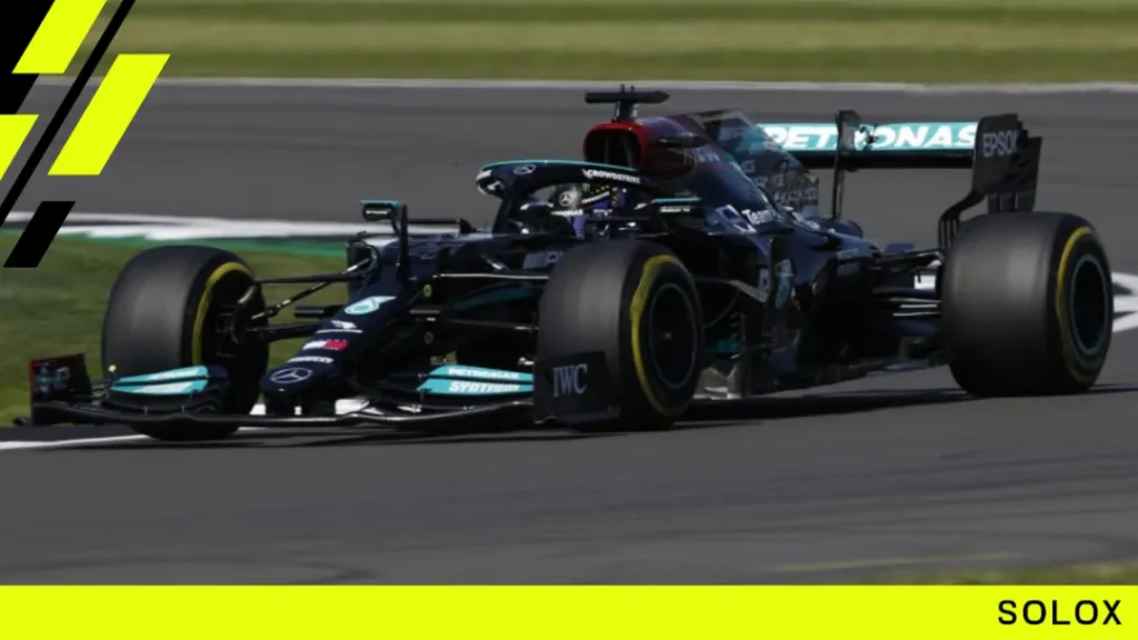 Why do sim drivers prefer iRacing to F1 2021?