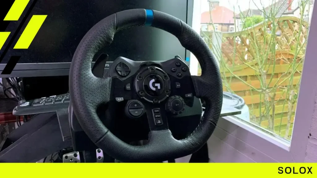 What are people saying about the Logitech G923?