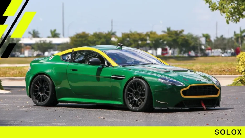 Aston Martin V8 Vantage GT4