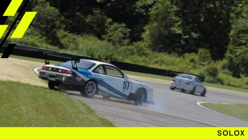 Focus on Late Braking and Early Throttle