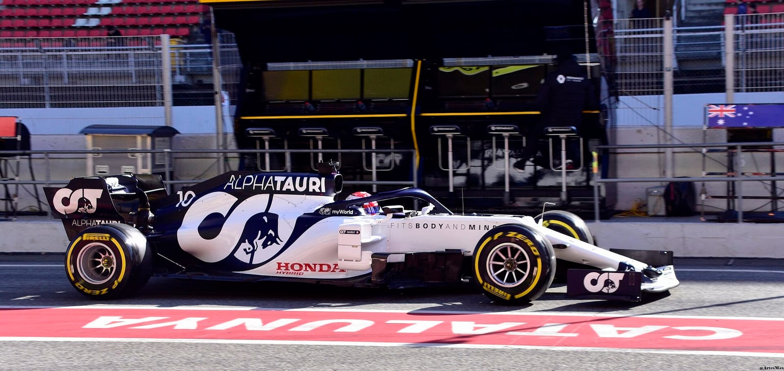 Pierre Gasly in the AlphaTauri AT01 during 2020 testing in Barcelona
