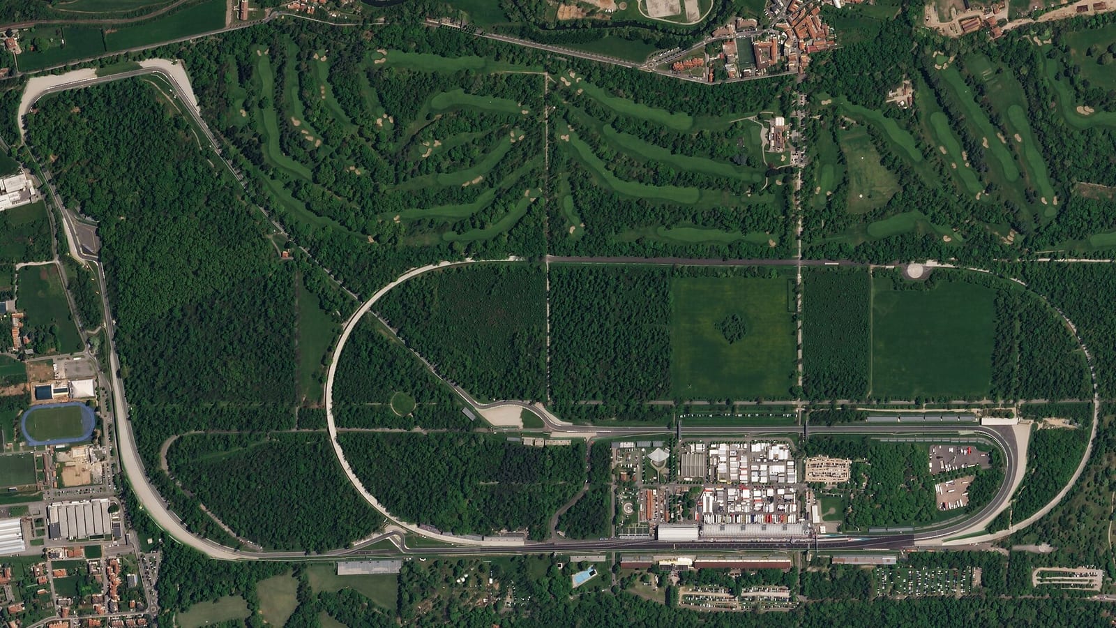 Satellite view of the Autodromo Nazionale Monza in its park, with the old banked oval inside the current circuit