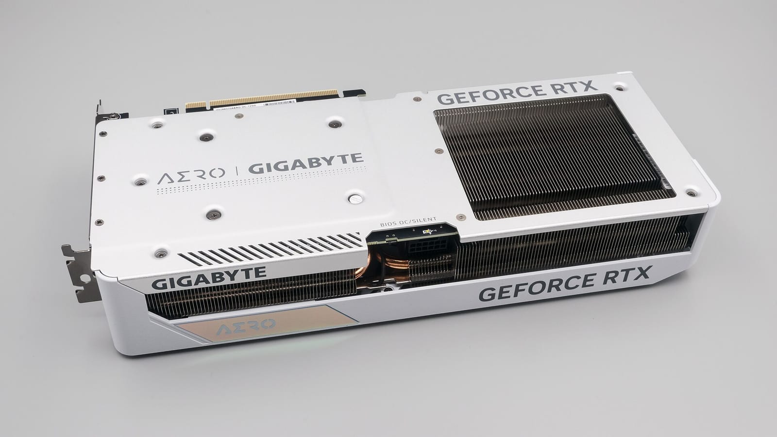 A white Gigabyte GeForce RTX 4070 graphics card