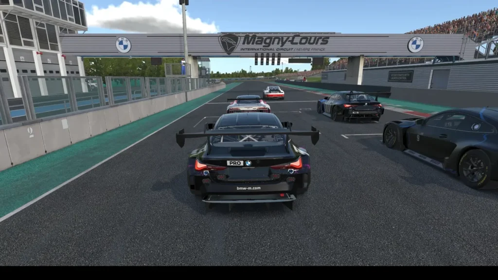 Heating up tires in iRacing